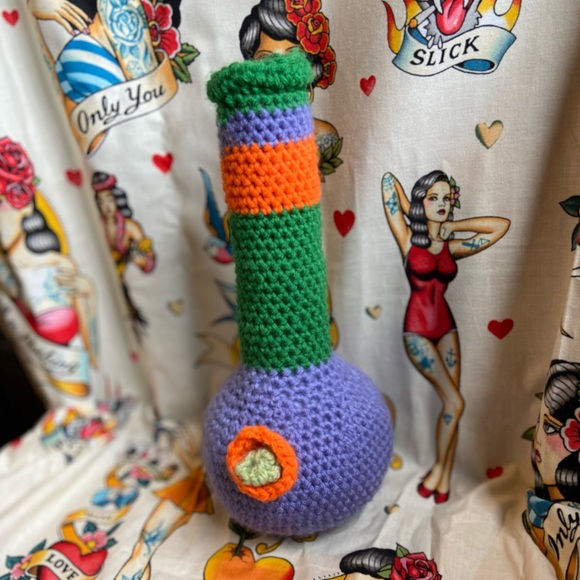 Green Flower Vase - Picture 2 of 3